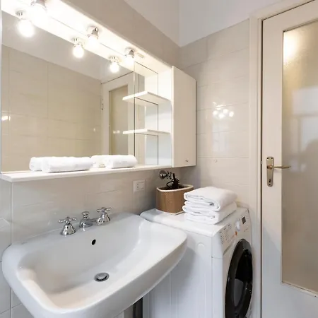 Living - Via Varese 4 Apartamento *
