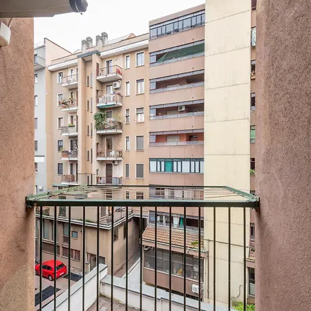 Living - Via Varese 4 Daire Milano