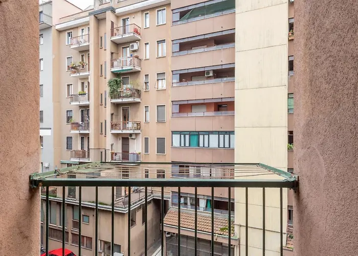 Living - Via Varese 4 Daire Milano